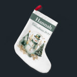 Petite Chaussette De Noël Première nouveauté de Noël vert Père Noël<br><div class="desc">Célébrez le premier Noël de votre bébé avec notre élégant bonhomme de neige vert! Conçu avec soin, ce luxueux stockage présente un design de bonhomme de neige charmant et un tissu vert riche qui ajoute une touche de sophistication à votre décor de vacances. Parfait pour être accroché au coin du...</div>
