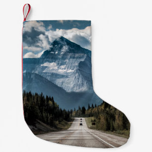 Petite Chaussette De Noël Route vers la grande montagne, route, forêt, tra