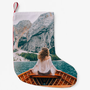 Petite Chaussette De Noël Silhouette Femme Lac Alpin Nature