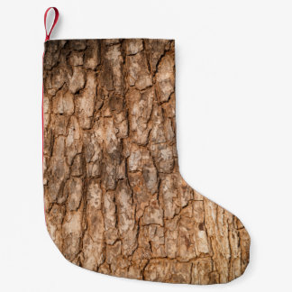 Petite Chaussette De Noël Texture écorce d'arbre, arrière - plan de bois nat