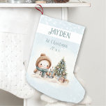 Petite Chaussette De Noël Vintage Snowman Boy Blue 1er Noël Stocker<br><div class="desc">Joli bas de Noël pour les garçons avec un bonhomme de neige adorable et sapin de Noël en bleu avec des vibes vintages. Personnalisez facilement le texte et vous pouvez l'utiliser pas seulement pour le premier Noël. - Kate Eden Art</div>