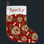 Petite Chaussette De Noël Visages de chien mignon personnalisés<br><div class="desc">Ce stock de Noël de chien comporte un collage de visages de chien mignons avec des oreilles disgracieuses sur un arrière - plan rouge foncé et accentué avec des os de chien blanc. Un stock parfait pour votre chien.</div>