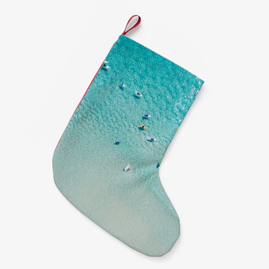 Petite Chaussette De Noël Vue aérienne des surfeurs, océan clair. (Devant (Accrochage))