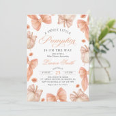 Petite Citrouille Bow Girl Baby shower Invitation (Debout devant)