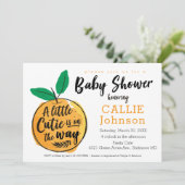 Petite Cutie Orange Baby shower Invitation (Debout devant)