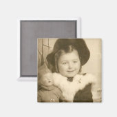 petite fille avec aimant de poupée (Recto/Verso)