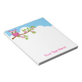 Petite fille de hibou sur un Bloc-notes de branche (Incliné)