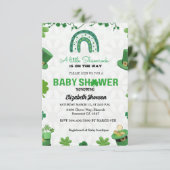Petite invitation baby shower shamrock (Debout devant)