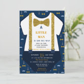 Petite invitation de baby shower d'homme (Debout devant)