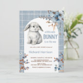 Petite invitation de baby shower lapin de forêt ru (Debout devant)