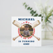 Petite lugger Baseball Photo Invitation Anniversai (Debout devant)