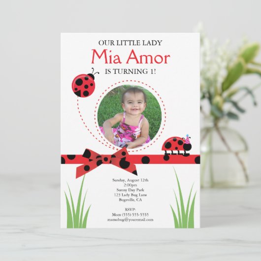 Petite Madame Bug Birthday Invitation (Debout devant)