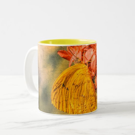 Petite Mug de papillon à soufre jaune (Devant gauche)