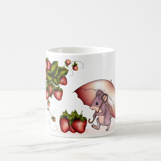 Petite souris avec la tasse de la fraise (Centre)