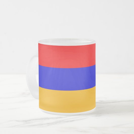 Petite tasse de verre dépoli avec drapeau d'Arméni (Devant gauche)