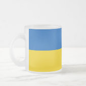 Petite tasse de verre dépoli avec drapeau d'Ukrain (Gauche)
