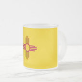 Petite tasse en verre dépoli avec drapeau du Nouve (Devant droit)