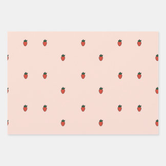Petites fraises mignonnes sur papier d'emballage r