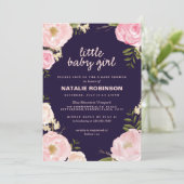 petites invitations de baby shower de bébé de (Debout devant)