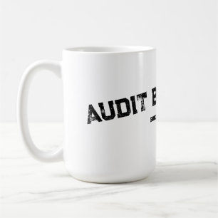 Petits et moyens mugs de salle de bal d'audit