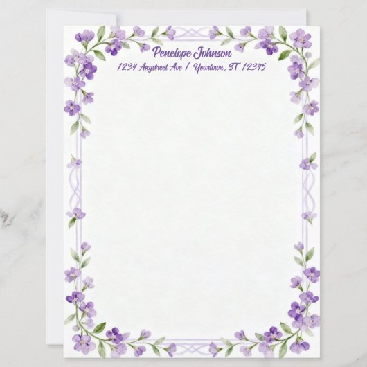 Petits fleurs violettes sur un papier à lettres à (Devant)