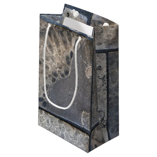 Petoskey Stone Pattern Klein Cadeauzakje (Voorkant Gekanteld)