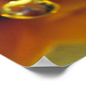 Petroleumether op het reflecterende oppervlak met  poster (Hoek)