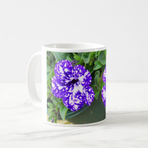 Petunia-bloemen Koffiemok