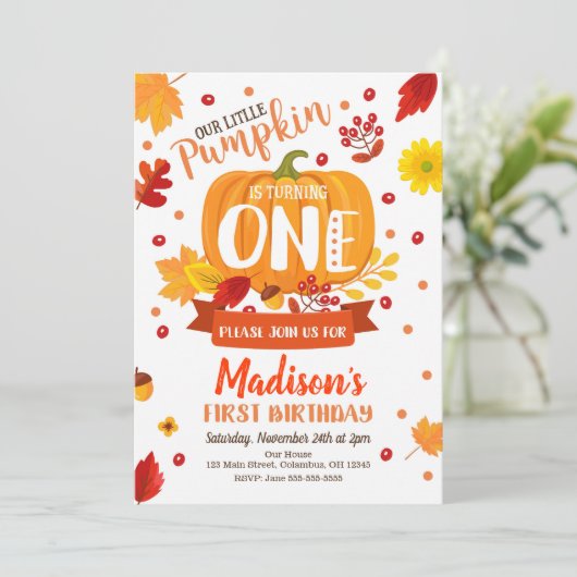 Peu de première invitation d'anniversaire de (Debout devant)