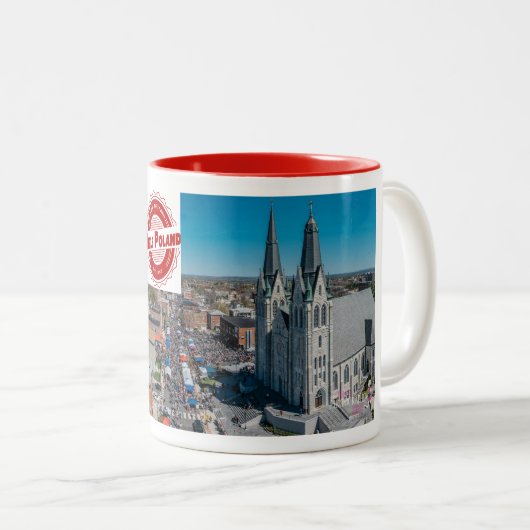Peu de tasse de festival de la Pologne (Devant droit)