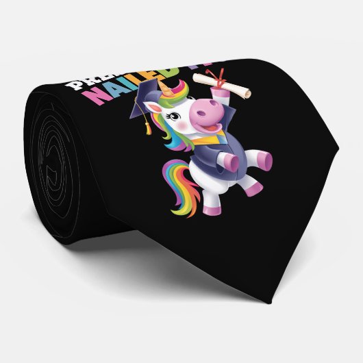 Peuterschool Nailed It Unicorn Afstudeerdop Stropdas (Opgerold)