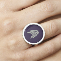Phantom's Embrace: ETHERISCHE Ghost Ring