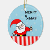 Pharmacist met kerstcadeau keramisch ornament (Links)