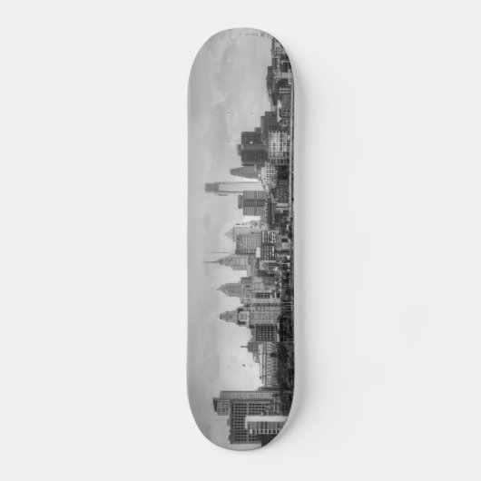 Philadelphia skyline in zwart-wit skateboard (Voorkant)