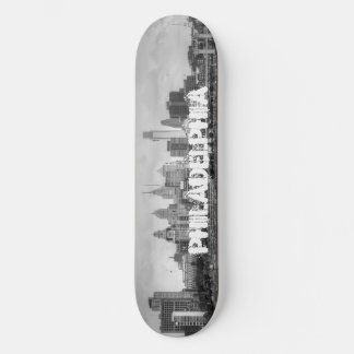 Philadelphia skyline in zwart-wit skateboard