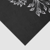 Phoenix ruist op zwart tissuepapier (Detail)