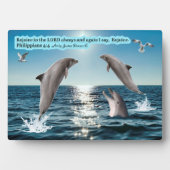 Photo Belle Écriture Dauphin Plaque Philippians 4:4 (Devant)