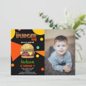Photo Black Green Burger Anniversaire Invitations (Debout devant)
