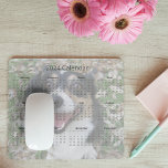 Photo Chien Personnalisé Cute Pet 2024 Calendrier<br><div class="desc">Cette belle photo personnalisée 2024 calendrier pavé souris dispose de votre photo de chien préférée sous une couverture blanche transparente. Cette image mensuelle du calendrier de votre petit vous rendra heureux chaque fois que vous regardez votre animal. Les semaines commencent par dimanche.</div>