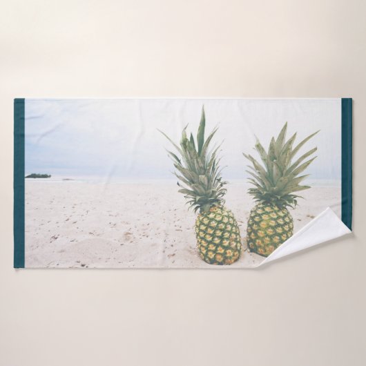 Photo de 2 ananas sur une plage (Serviette de bain)