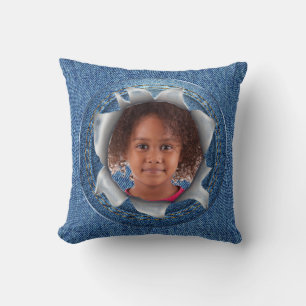 Photo de famille sur un coussin denim