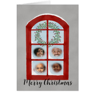 Photo de la fenêtre de Noël enneigée de la famille
