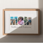 Photo de Maman Poster<br><div class="desc">Ceci est un collage photo qui épelle le mot MOM avec un message personnalisé. C'est le cadeau parfait pour maman pour le jour de la mère,  son anniversaire ou Noël.</div>