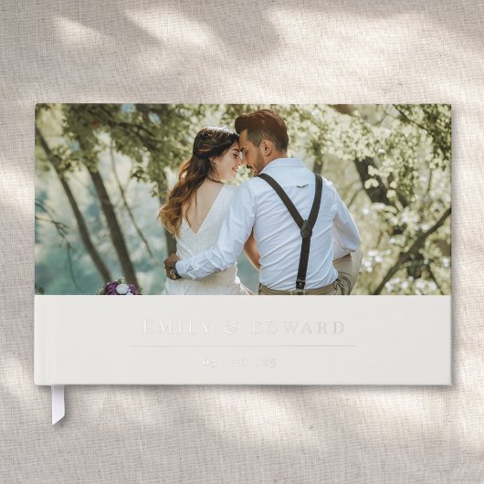 Photo de mariage moderne douce beige et argent