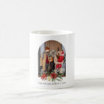 Photo de Noël Famille Mug, Photo Mug Holiday<br><div class="desc">Cette tasse voûtée de vacances photo de famille vous permet de télécharger votre propre photo spéciale. Cette tasse photo de famille est offerte avec l'option de personnaliser vos noms et l'année pour faire de cette tasse complètement votre propre!</div>