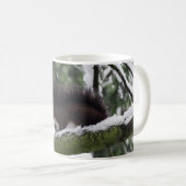 Photo d'hiver de l'écureuil Mug classique (Devant droit)