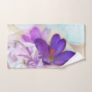 Photo d'un joli Crocus de printemps violet
