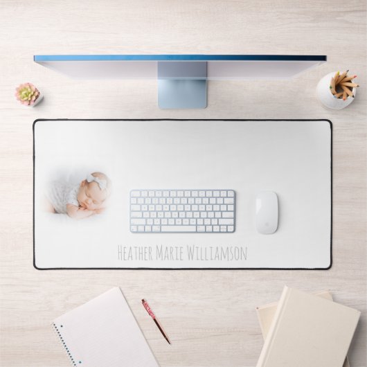 Photo et nom de bébé rêveur et flou (Bureau 1)