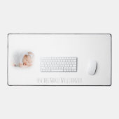 Photo et nom de bébé rêveur et flou (Clavier et souris)