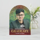 Photo Graduation Faire-part Classic Gold Red (Debout devant)